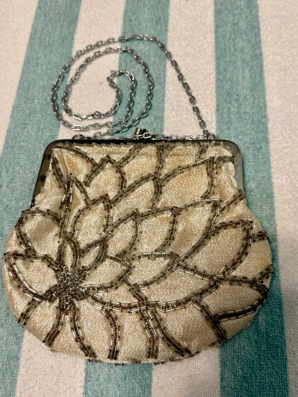 VINTAGE - Beaded Lotus Clutch/Shoulder Handbag - White/Silver